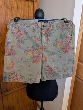 AMBERCROMBIE & FINCH Olive Floral Shorts, Sz 30 (10/12), EUC!!!